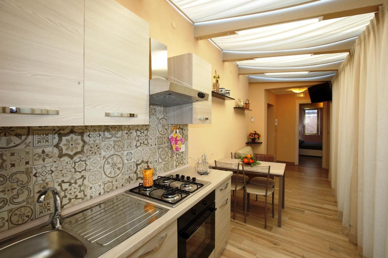 Re Sole Case Vacanze - Esclusivo Attico M A R T E Con Spaziosissima Terrazza Solarium Attrezzata Avola Εξωτερικό φωτογραφία